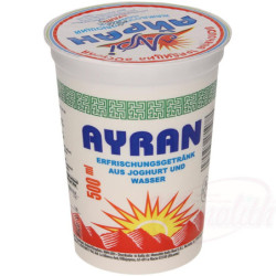 Erfrischungsgetränk aus Joghurt und Wasser "Ayran"